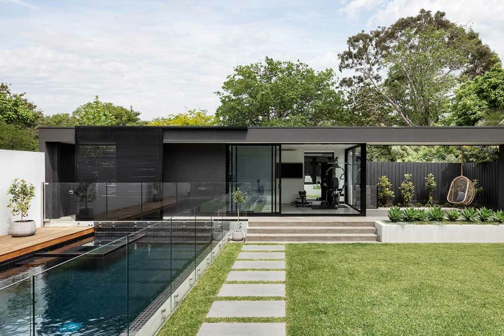 modern-house-exterior-2021-08-26-20-03-40-utc.jpg - Patrick Achtzner, Pemberton Holmes, Sidney Real Estate